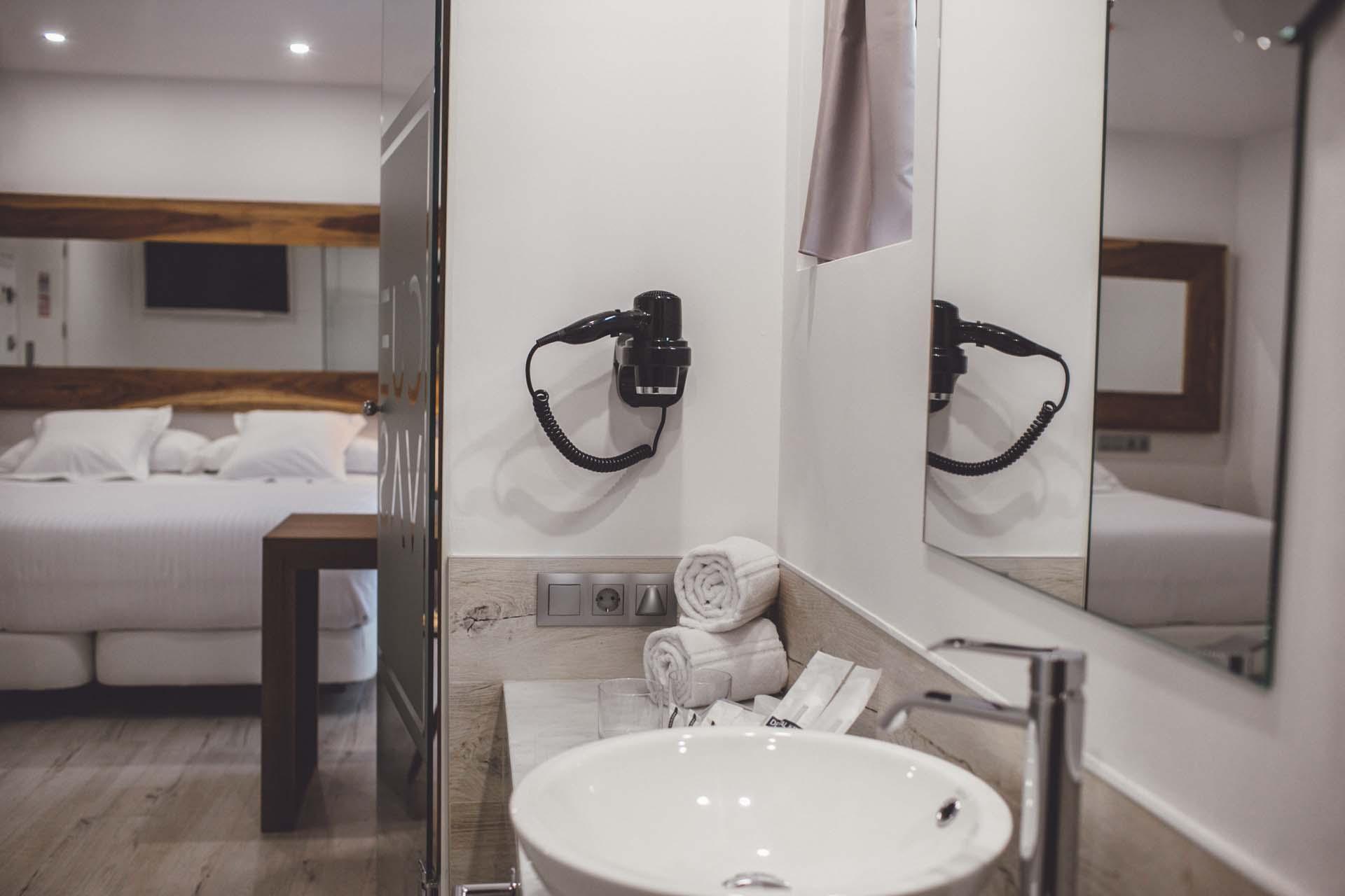 Hotel Cuevas - Adults Only Сантільяна-дель-Мар Екстер'єр фото